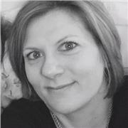 Laureata in lingue offre lezioni di inglese per studenti di ogni ordine e grado e per adulti. Esperienza e massima serietà